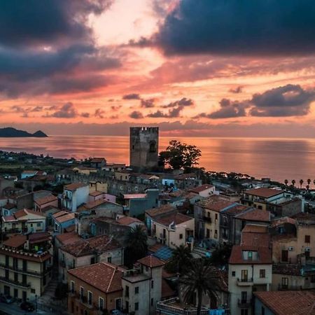 Апартаменты Casa Tranquilla E Luminosa Con Terrazzo A Due Passi Dal Mare Броло Экстерьер фото
