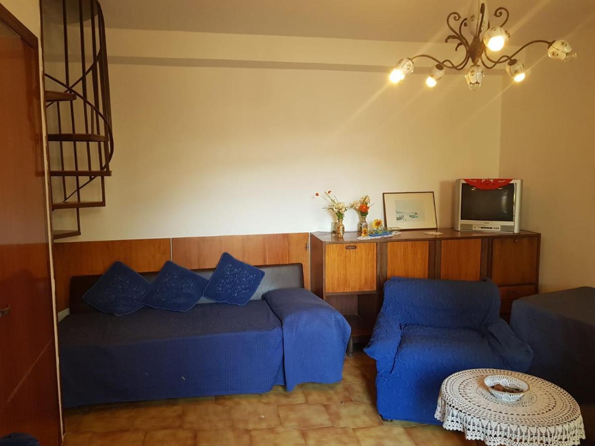 Апартаменты Casa Tranquilla E Luminosa Con Terrazzo A Due Passi Dal Mare Броло Экстерьер фото